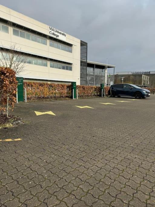 Stor Og Lys Lejlighed I Hjertet Af Holstebro Zewnętrze zdjęcie