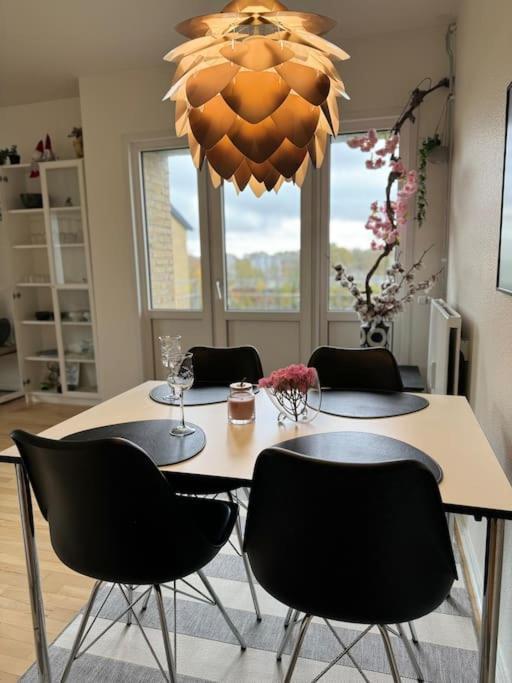 Stor Og Lys Lejlighed I Hjertet Af Holstebro Zewnętrze zdjęcie